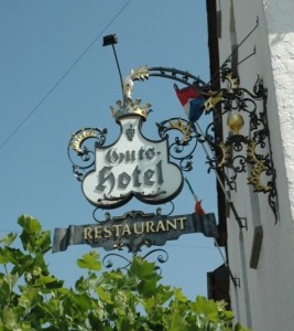 Moseldalen – restaurangskylt lågupplöst